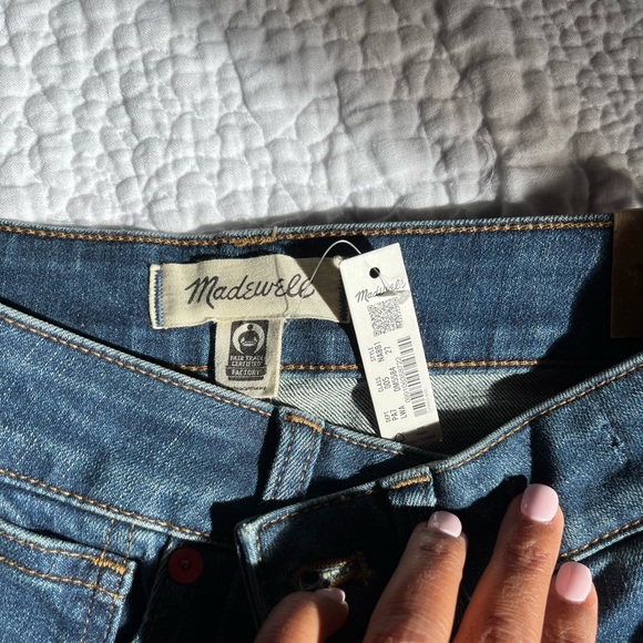 COPY - Madewell Curvy High Rise Skinny Jeans - Picture 11 of 11